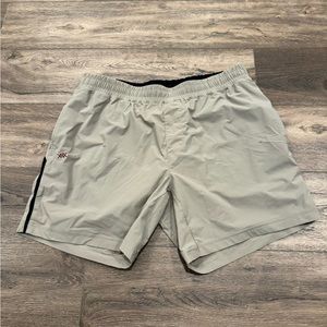 Men’s RHONE 7" Versatility Short Unlined - Sandalo / X-Large